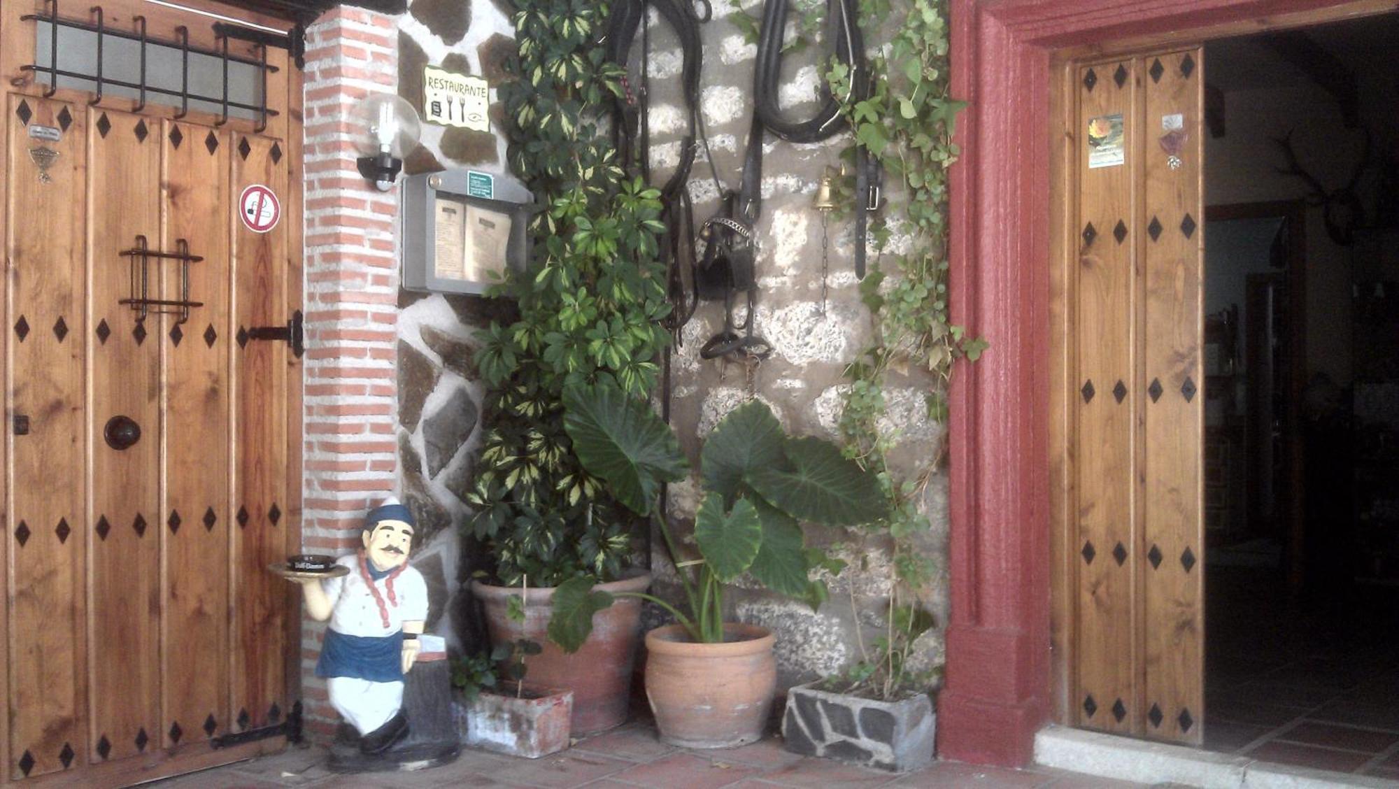 خاين Alojamiento Rural La Caseria De Piedra Restaurante المظهر الخارجي الصورة