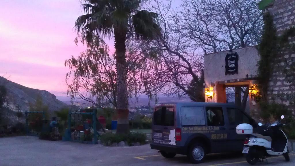 خاين Alojamiento Rural La Caseria De Piedra Restaurante المظهر الخارجي الصورة
