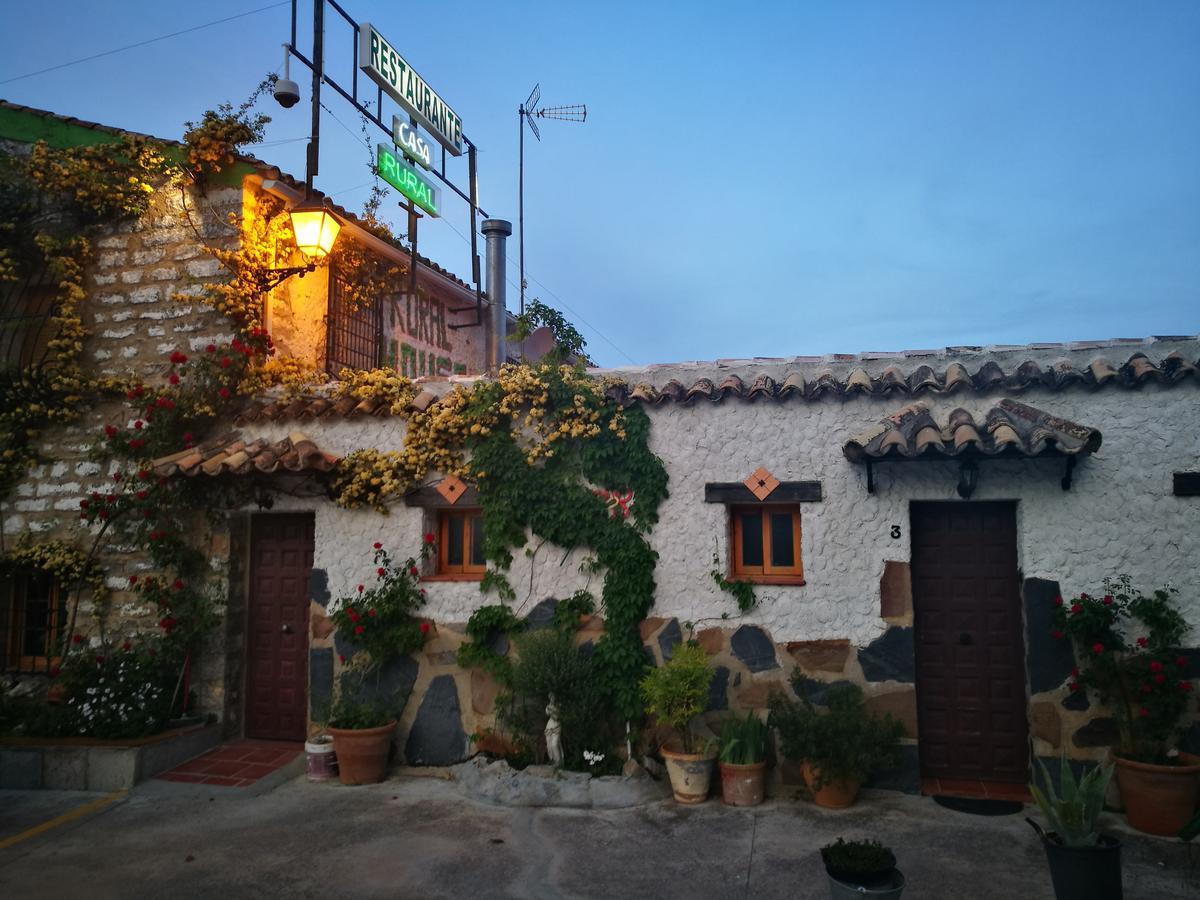 خاين Alojamiento Rural La Caseria De Piedra Restaurante المظهر الخارجي الصورة