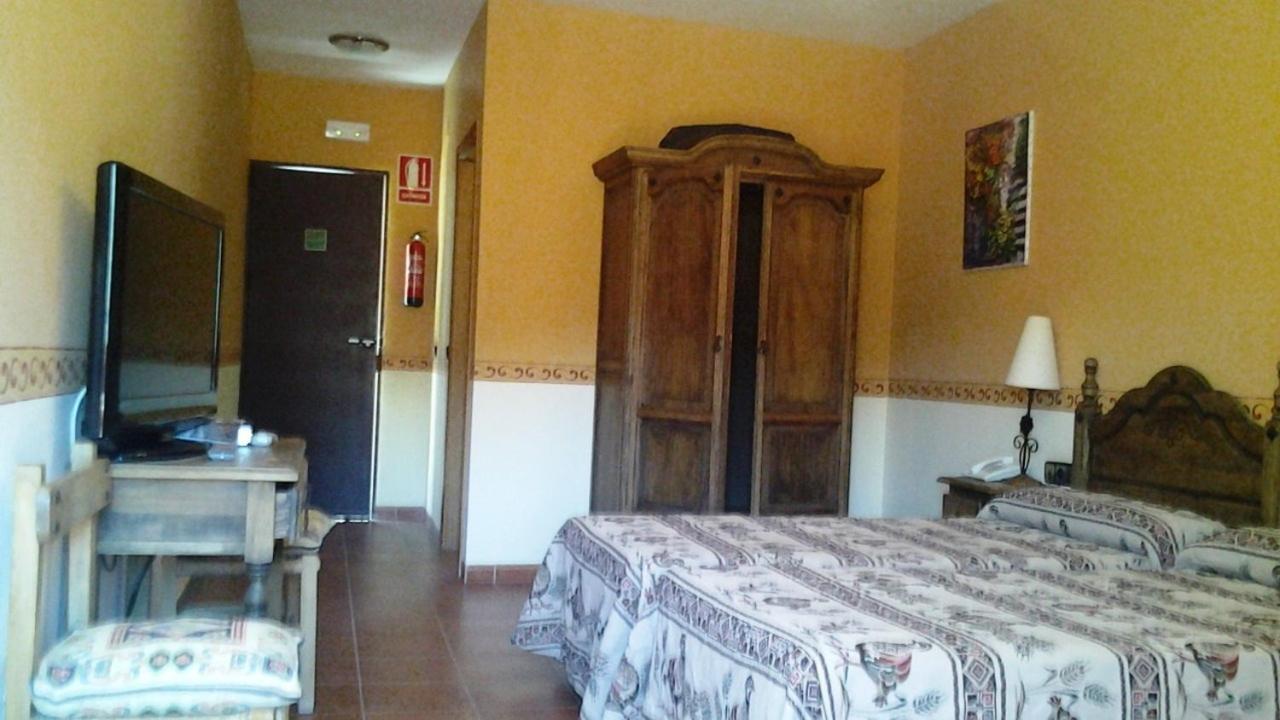 خاين Alojamiento Rural La Caseria De Piedra Restaurante المظهر الخارجي الصورة